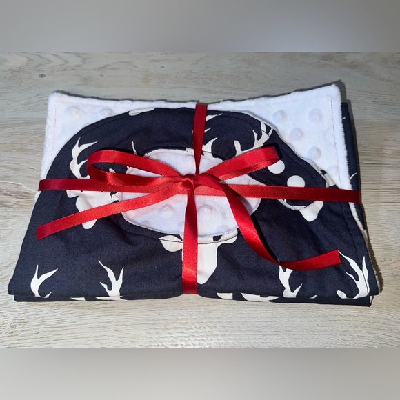 NEW Dreaming of a Buck - Handmade Gift Set - Baby Toddler Adjustable Bib & Burp - Picture 5 of 6